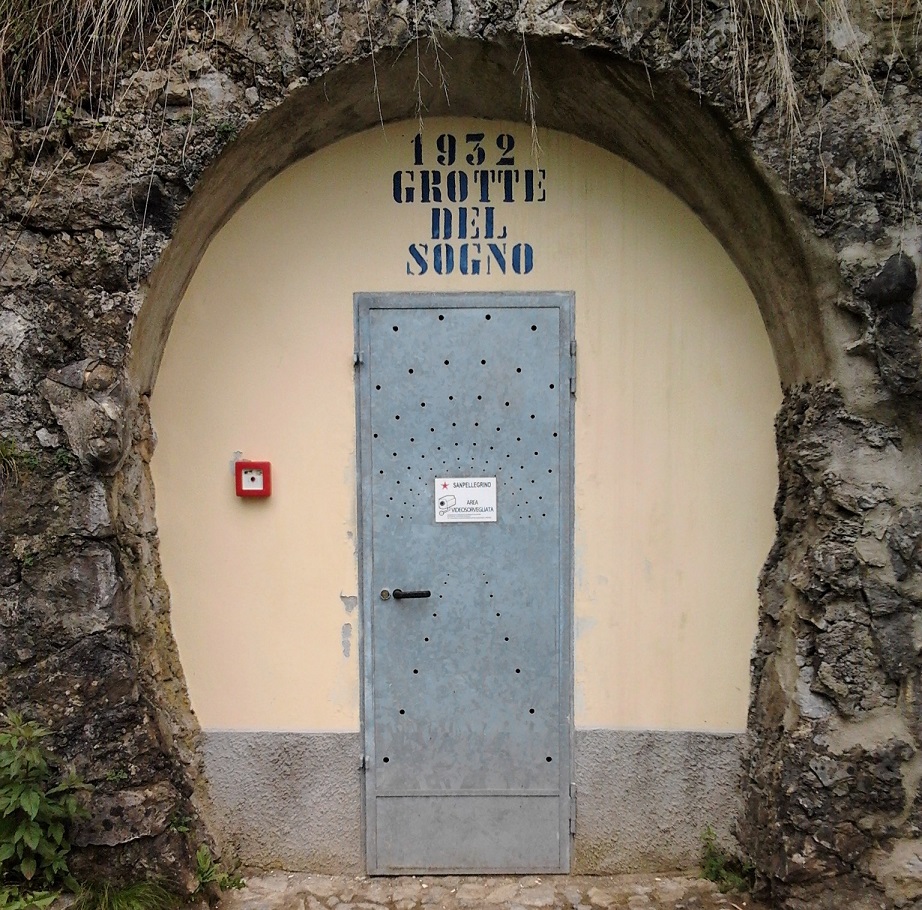 Porta di ingresso alle Grotte del Sogno_San Pellegrino Terme