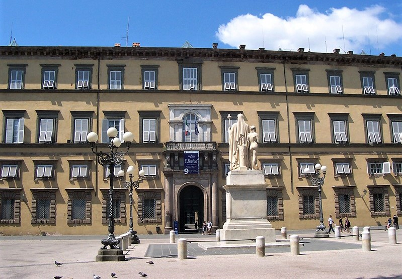 piazza napoleone e palazzo ducale a lucca