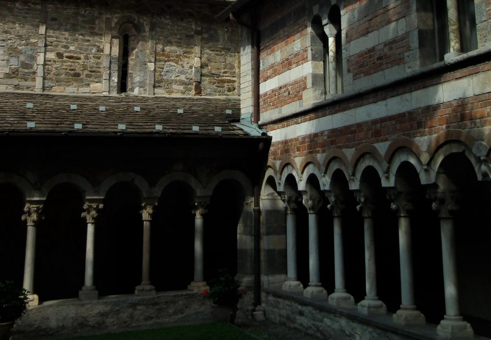 abbazia di piona_chiostro_romanico a lecco