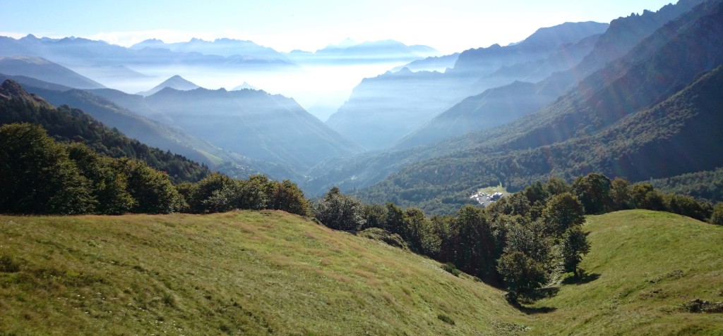 Il paesaggio lungo il sentiero per il Rifugio Grassi da Valtorta
