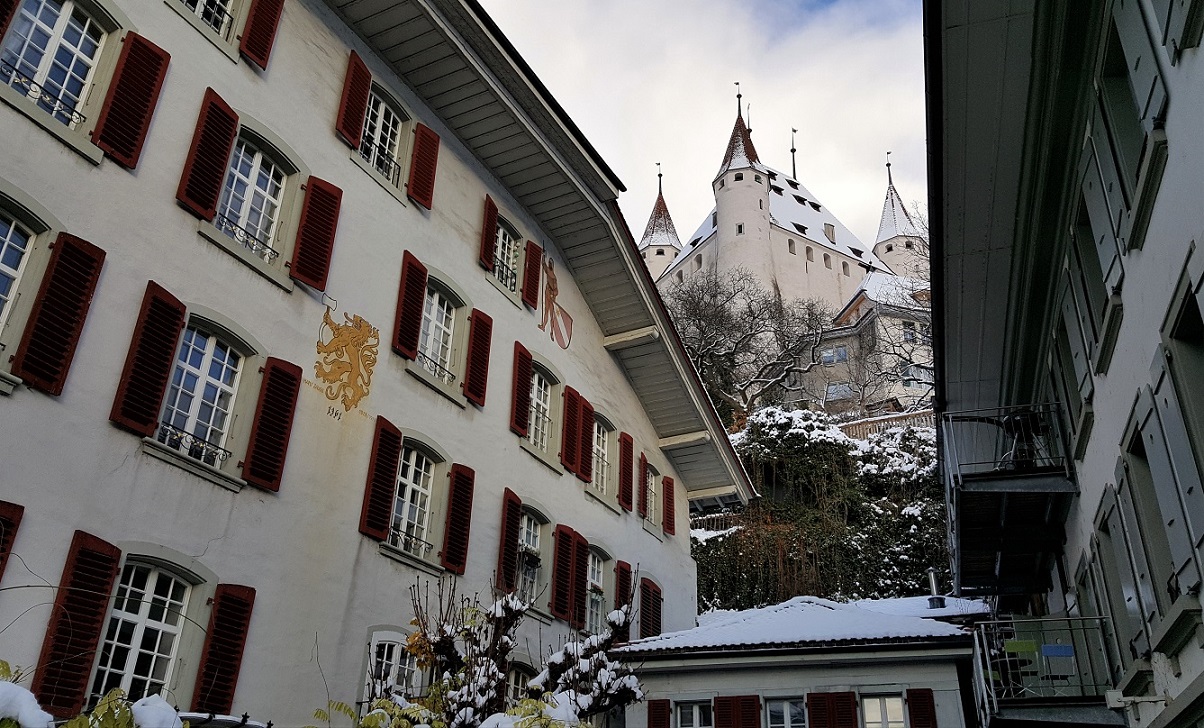 Il Castello di Thun visto dal centro storico