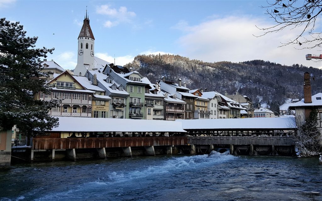Il ponte in legno di Thun ed il centro storico
