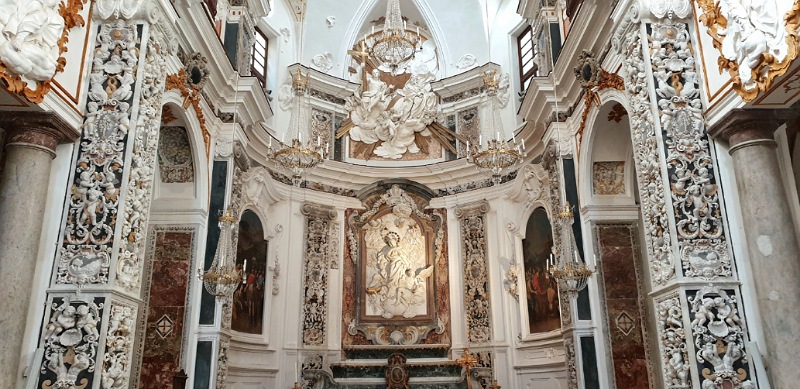 altare della chiesa del collegio dei gesuiti di trapani