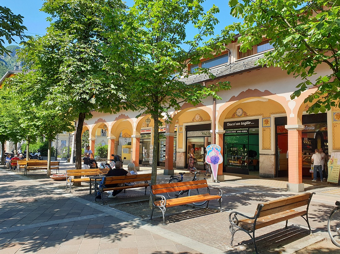 Portici di San Pellegrino Terme_bar e pasticcerie_negozi