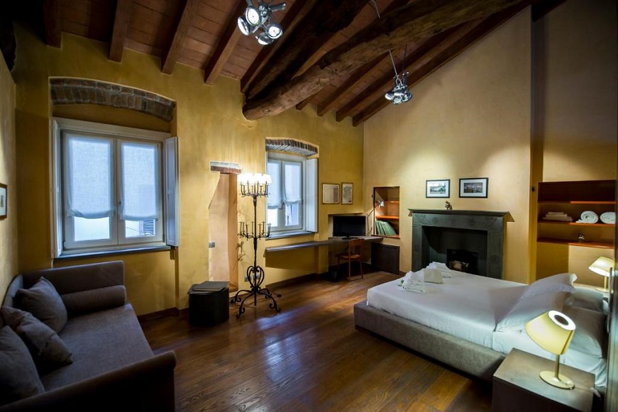 Una bella camera della Locanda Mimmo nel centro storico di Bergamo alta