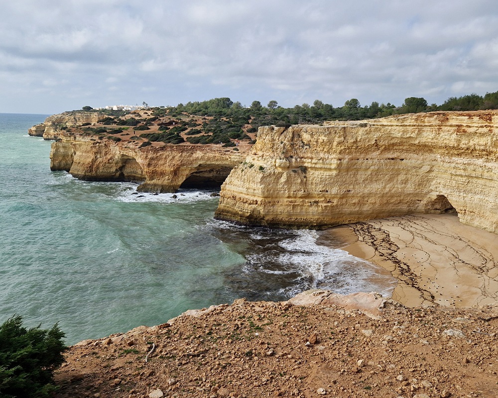 Cosa fare e cosa visitare vicino a Faro: Grotta di Benagil