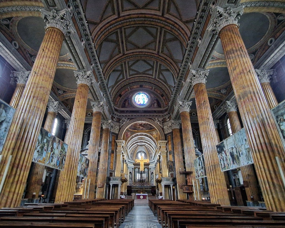 Interno del Duomo di Novara: cosa visitare in un giorno