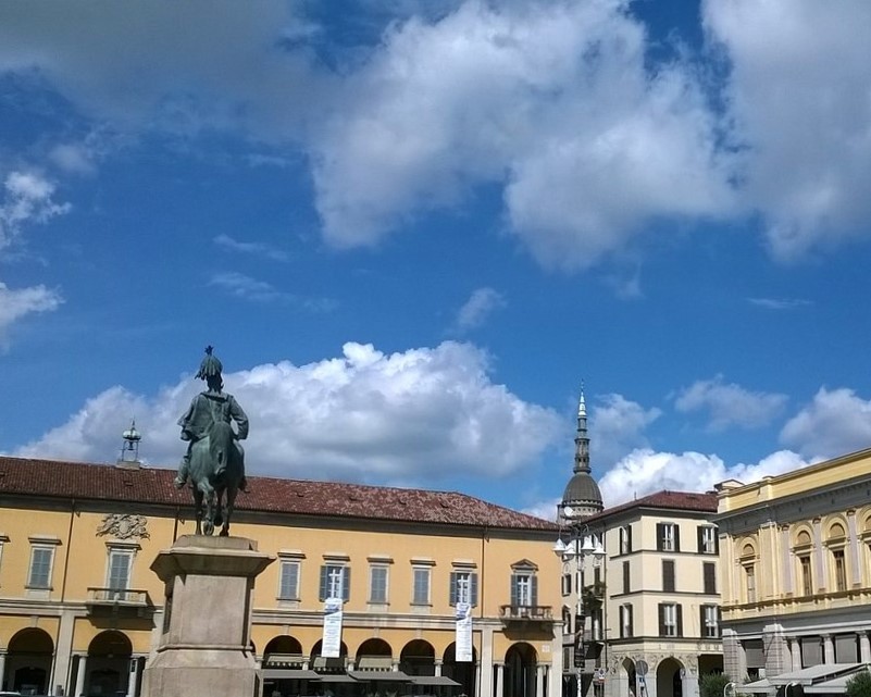 Piazza Martiri della Libertà: itinerario a Novara